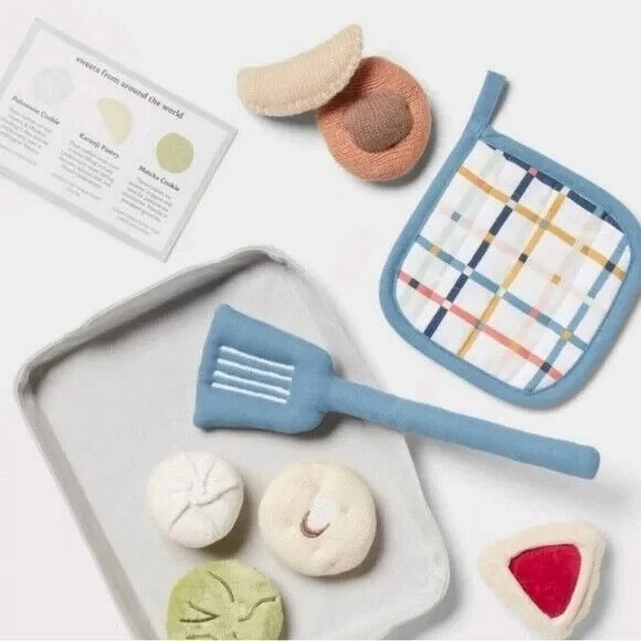 Pillowfort Baking Play Set - Cookies From Around The World - Picture 2 of 6